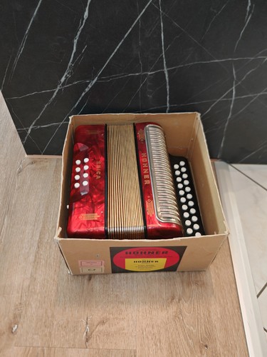 Accordion hohner erica video - accordion,