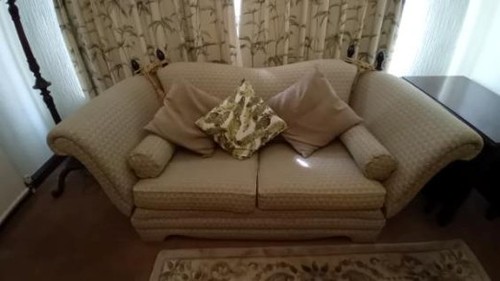Designer three seater - 🌟,