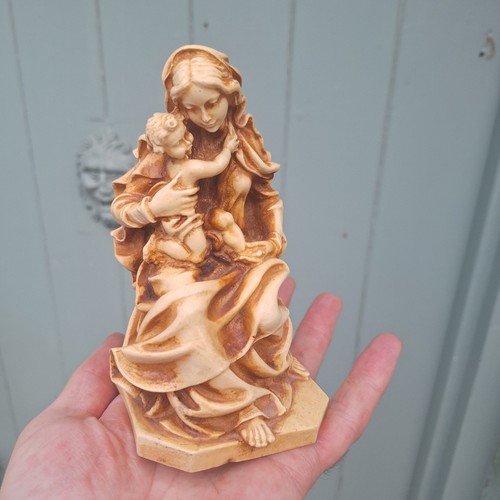 Madonna and child - , resin