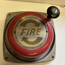 VINTAGE Hand Operated Fire Alarm Bell (27/45)