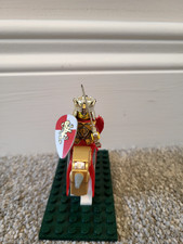 Lego Castle Kingdoms Lion King minifigure gold armour and horse 7946