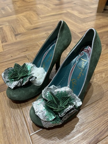 Irregular choice antique rose - choice,