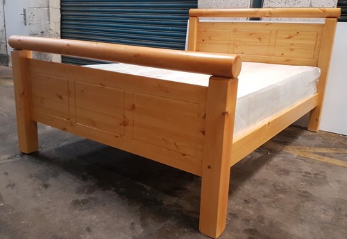 Solid chunky pine bed - chunky,