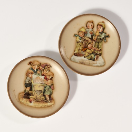 Pair mini goebel hummel - pair, plates