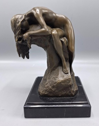 Bronze woman statue lying - bronze,