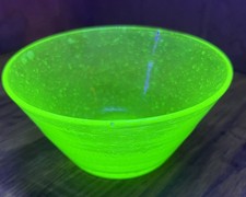 Vintage Uranium Glass Bowl –
