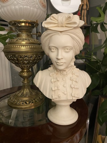 Vintage giannelli bust a - a, of