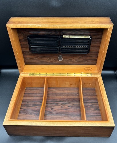 Vintage davidoff cigar - vintage, humidor