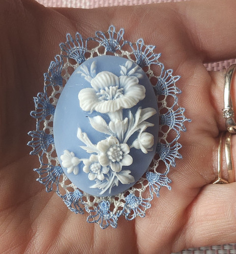 Vintage blue cameo style - blue,