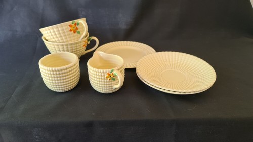 Clarice cliff pottery - cliff,