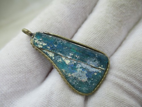 Ancient roman iridescent glass - iridescent,