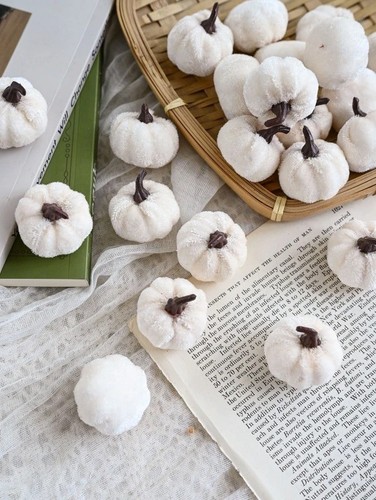 15x mini velvet pumpkins - velvet,