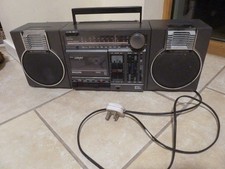 Philips D8234/05 Retro Boombox Tape Radio with detachable speakers