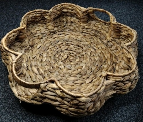Large water hyacinth scalloped - water,
