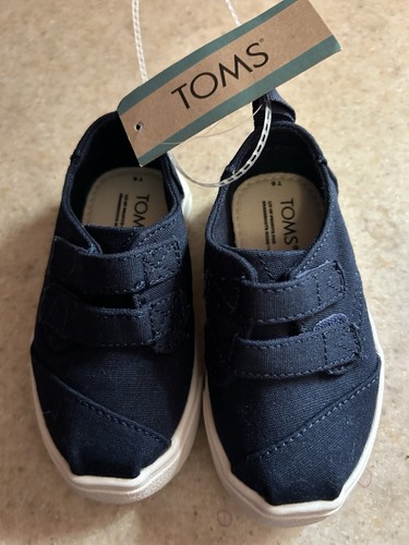 Nwt toms classic navy canvas - classic,