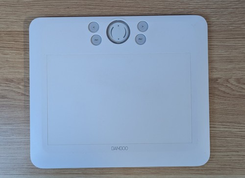 Wacom bamboo fun small touch - "fun",