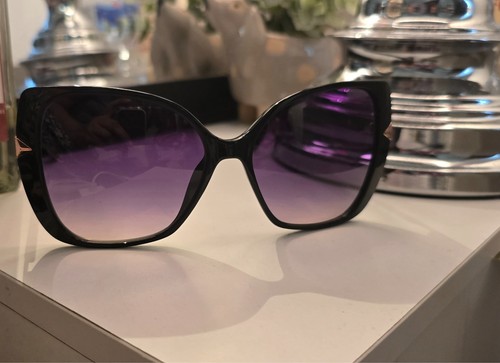 Guess sunglasses 7820 01b - guess,