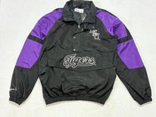 Men’s Outdoor Windbreaker Jacket – Mesh Inside, Lightweight & Waterproof