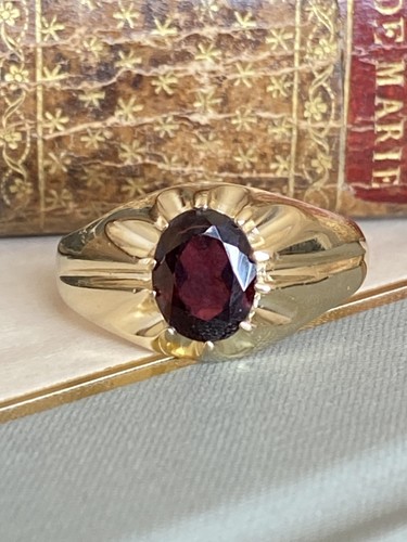 Gents 9ct gold garnet - gents,