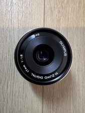 Olympus V311050BE000 M.Zuiko