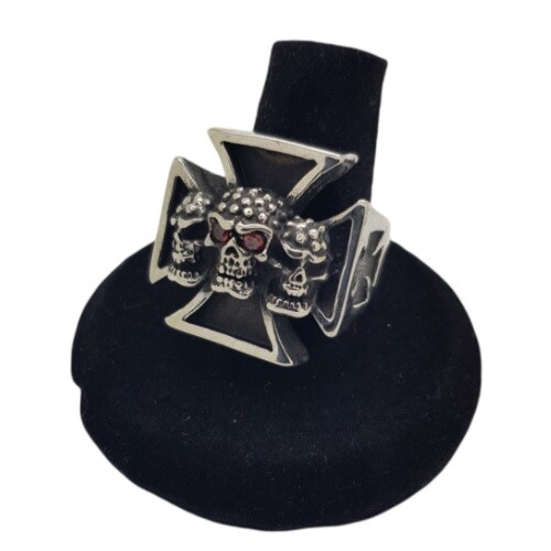 Three triple skull ring - three,