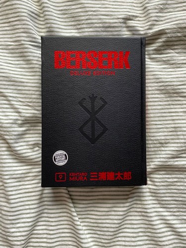 Berserk deluxe hardcover - deluxe,