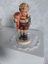 Vintage Hummel/Goebel Figurine