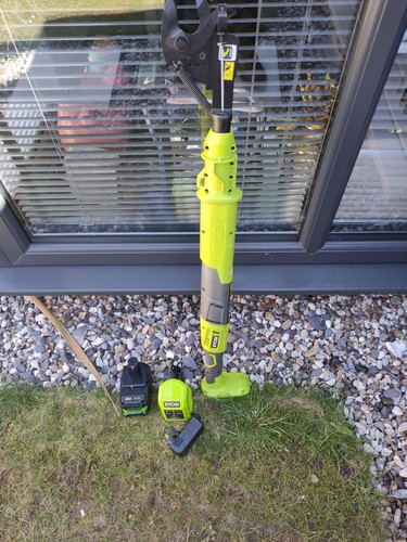 Ryobi one 75m - 0.75m, tree