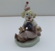 LLADRO NAO SITTING CLOWN