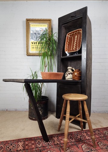 Dug out oak cupboard rare - out,