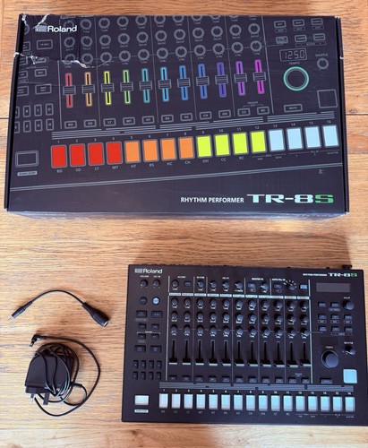 Roland rhythm performer - roland, tr-8s