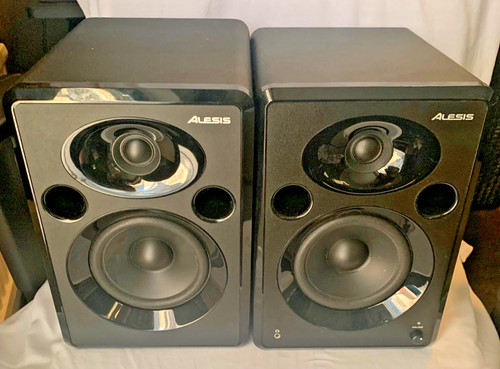 Studio monitor speakers alesis - studio,