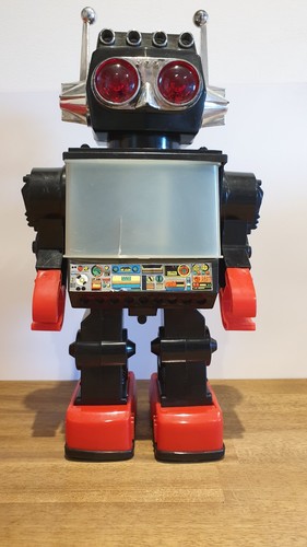 Vintage saturn robot - saturn, kamco