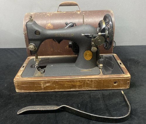Singer sewing machine 128 - sewing,