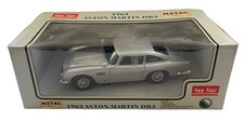 Sun Star 1:18 Scale Aston Martin DB5 Diecast 1005 Silver Boxed