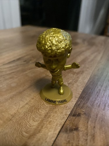 Lamine yamal gold soccer - lamine,
