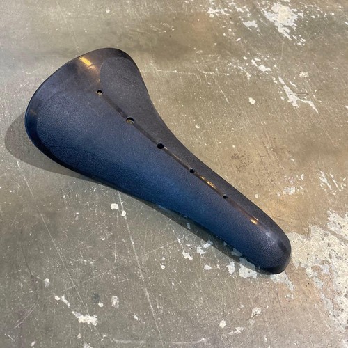 Kuwahara plastic saddle - , old