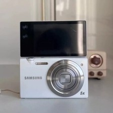 Samsung MV800 Flip-out Touch