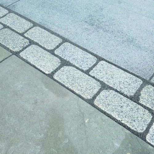 Silver granite cobbles 200x100 - silver,