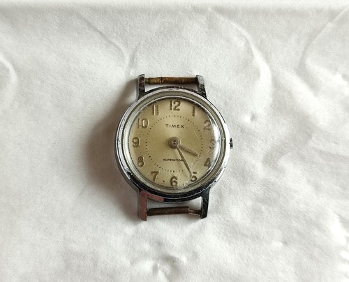 Vintage 1960s timex mid size - vintage,
