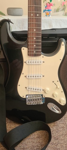 Squier fender strat electric