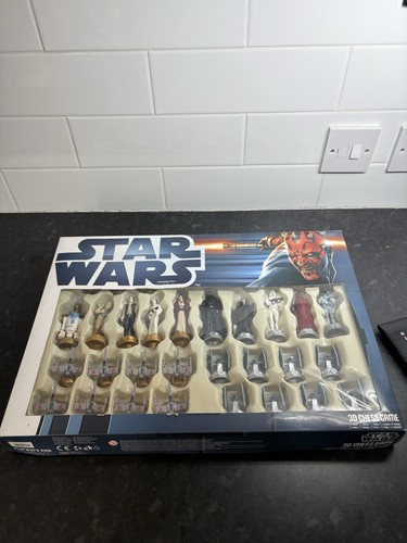 Star wars chess board game - star,