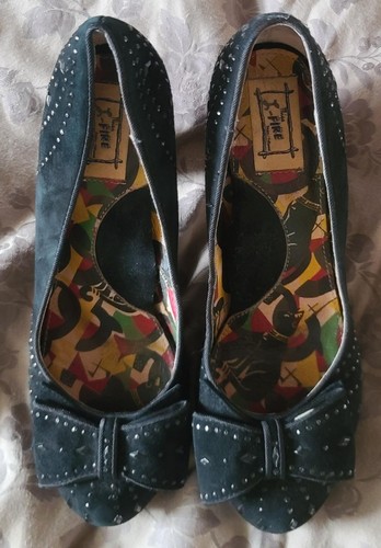 Miss fire black bowed - l,