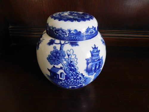 Royal cauldon willow pattern - royal,