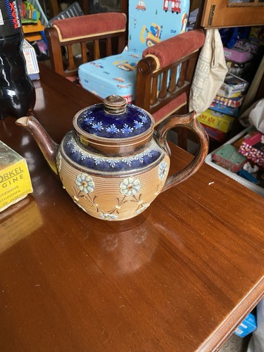 Royal doulton lambeth teapot - doulton,