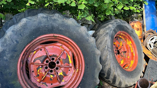 Tractor wheel rim with tyre - tractor,