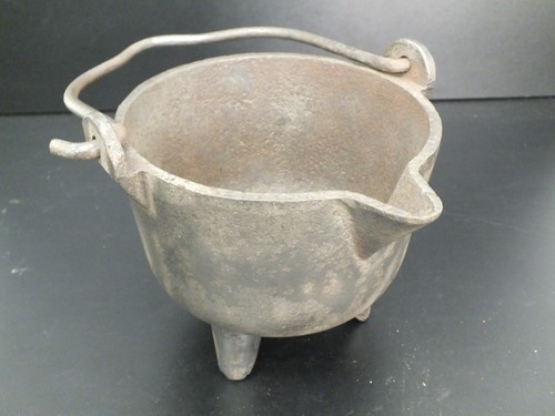 Vintage cast iron - 5", smelting