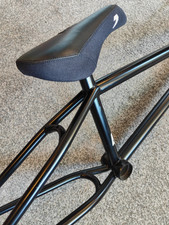 *Rare* SOCIAL HENCH Brakeless