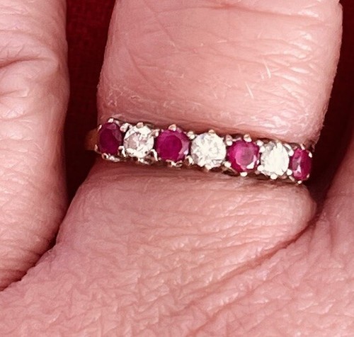 Stunning 9ct ruby and - , diamond