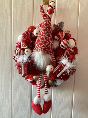Xmas gonk pompom wreath - gonk&,